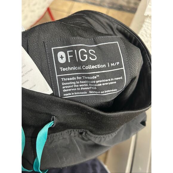 FIGS Zamora Lined Jogger Scrub Pants. Medium Petite. Black. - Picture 5 of 5